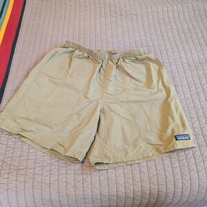 patagonia baggies men's medium tan